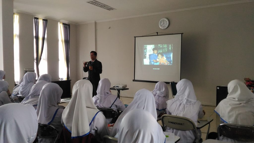Narasumber NMA Dr. H. Darminto